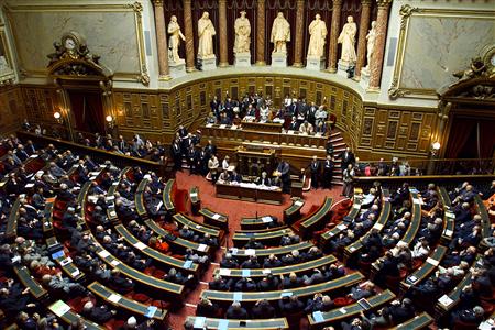 Débat sur la cigarette électronique au sénat